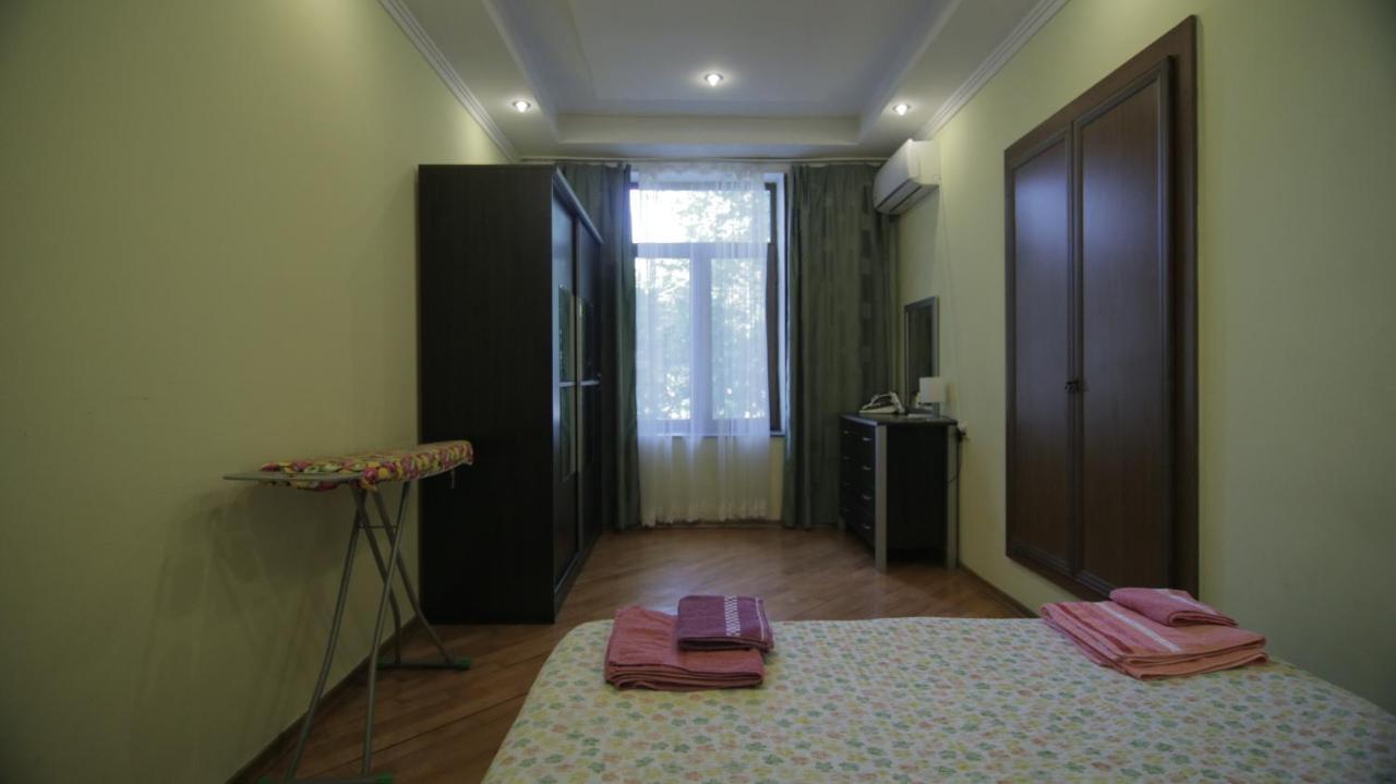 Apartment On Sanapiro Tbilisi Ngoại thất bức ảnh