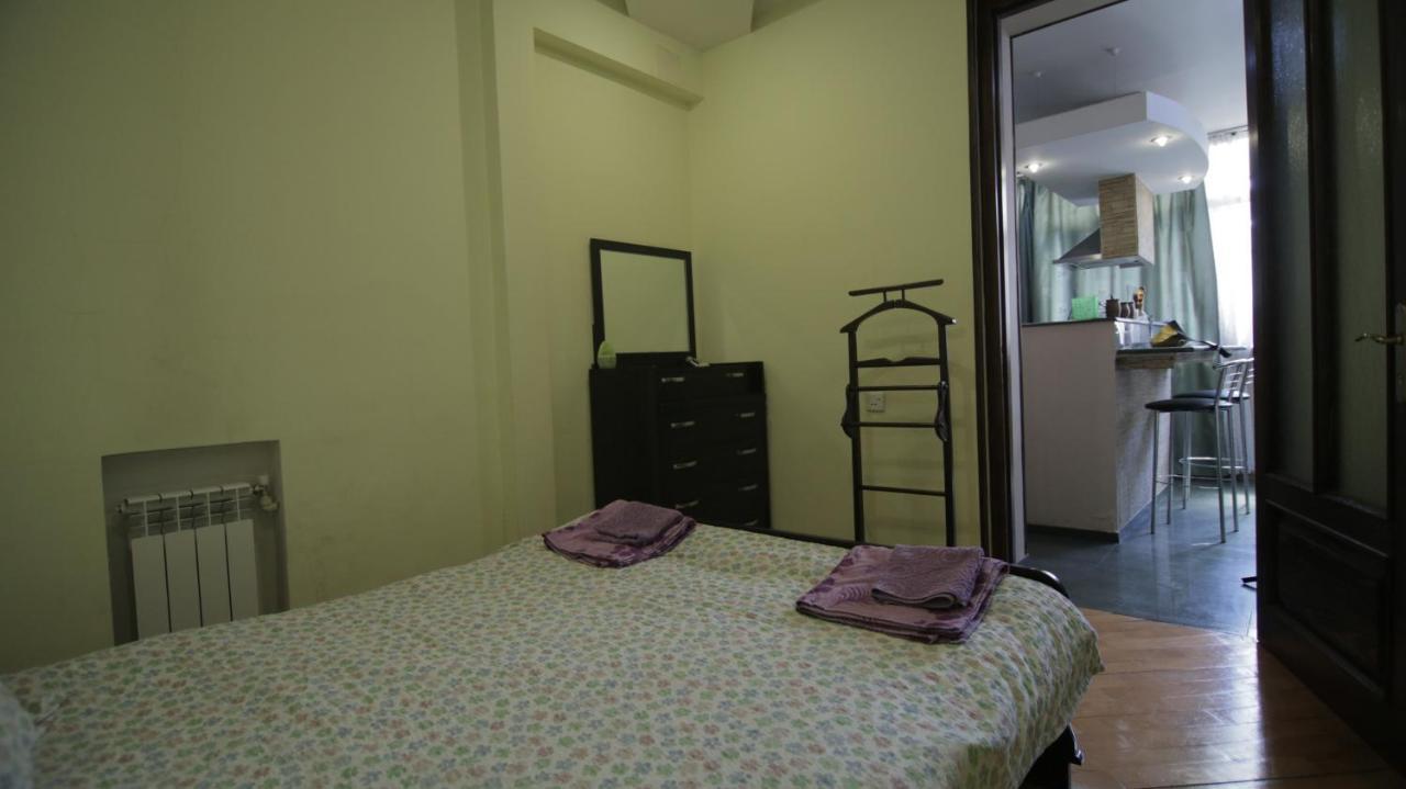 Apartment On Sanapiro Tbilisi Ngoại thất bức ảnh