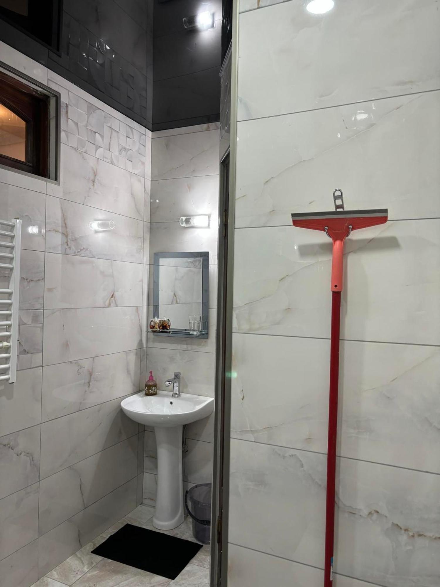Apartment On Sanapiro Tbilisi Ngoại thất bức ảnh