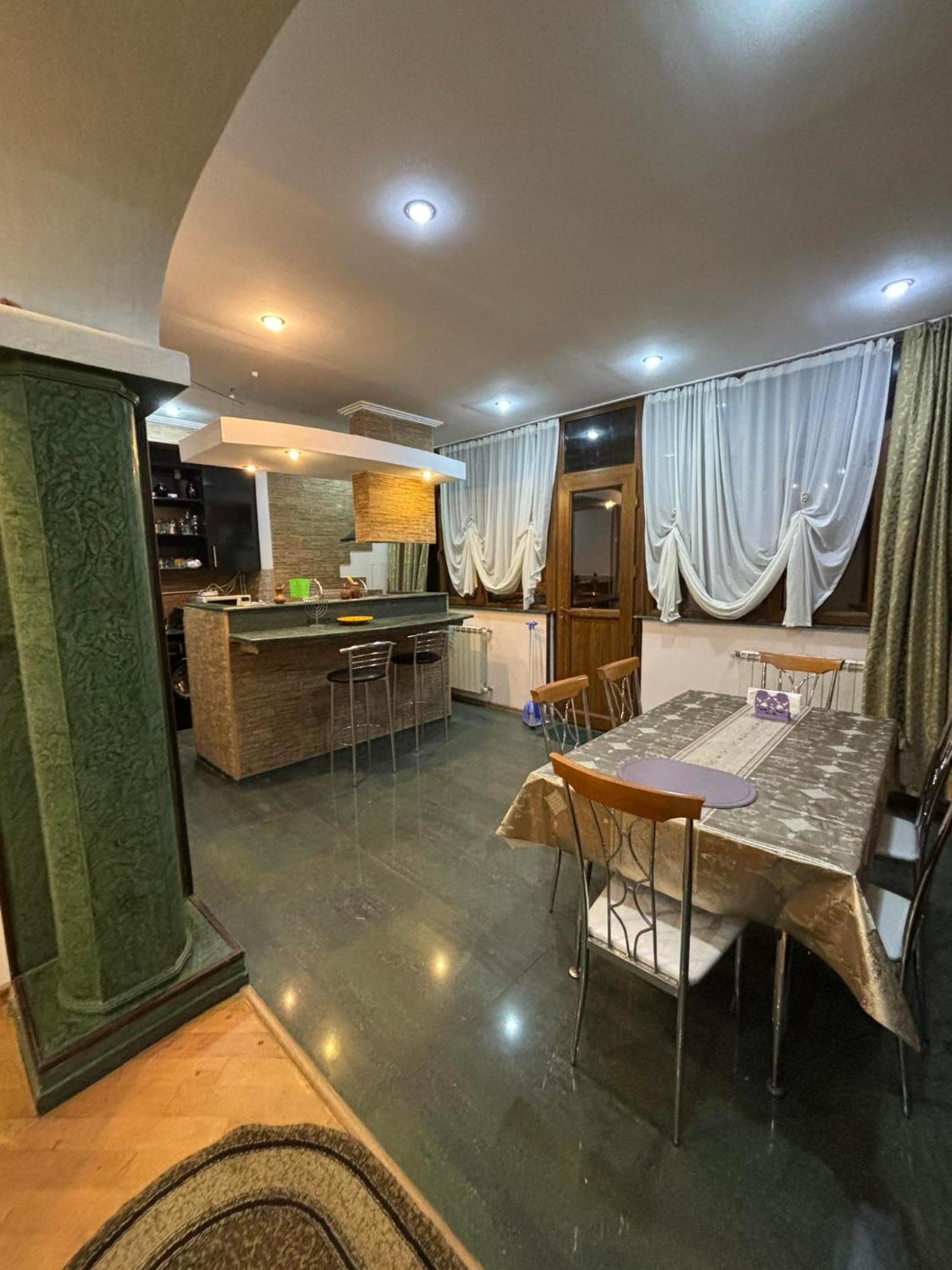 Apartment On Sanapiro Tbilisi Ngoại thất bức ảnh